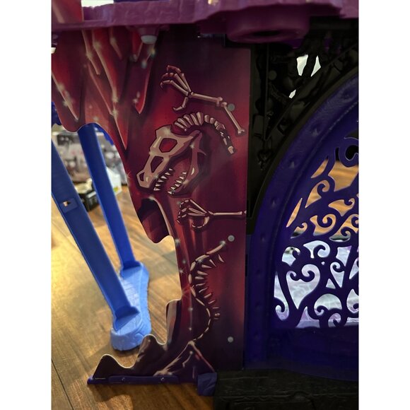Monster High Freaky Fusion Catacombs replacement piece logo back wall and pegs - Picture 14 of 14